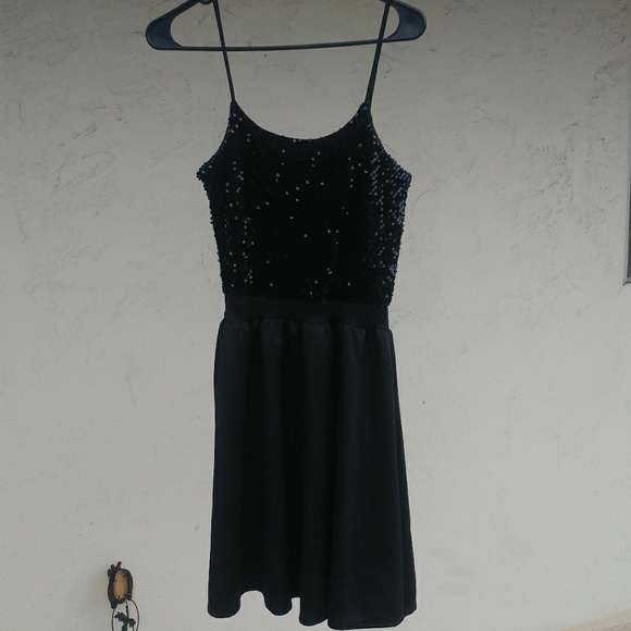 Hot Topic Dresses & Skirts - Black sequin dress